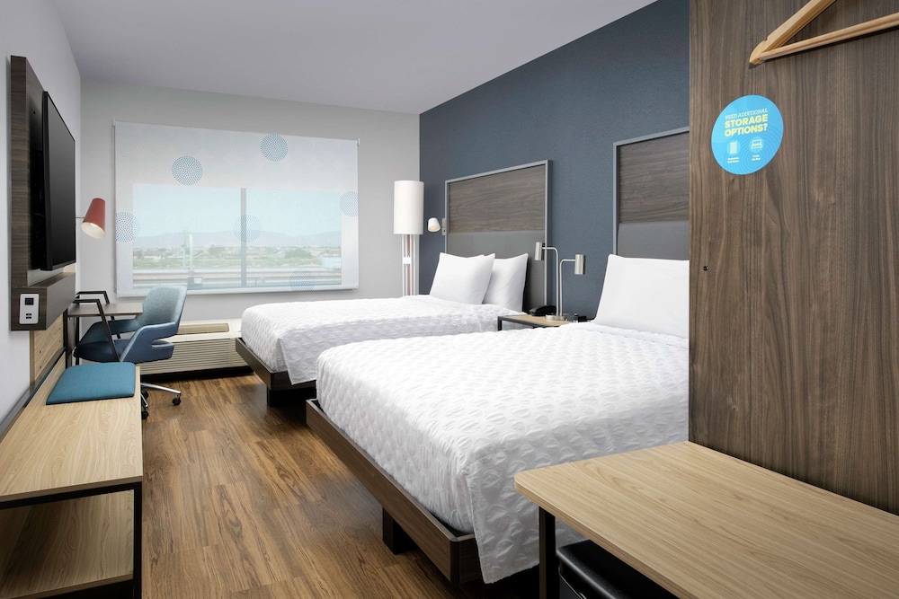 Room, 2 Queen Beds, Accessible (Hearing) - Photo 1