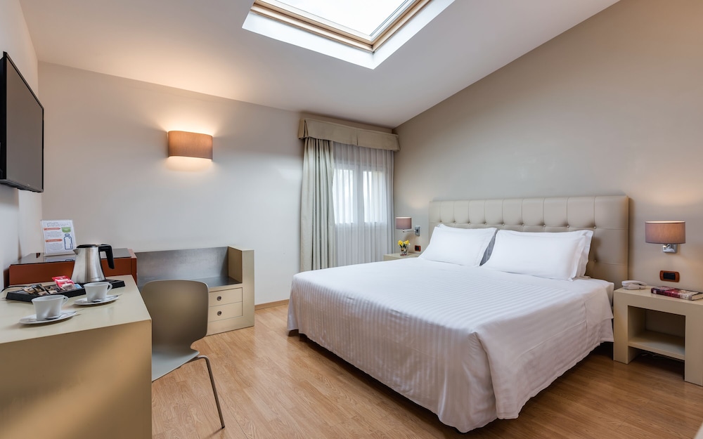 Superior Double Room Single Use - Photo 3