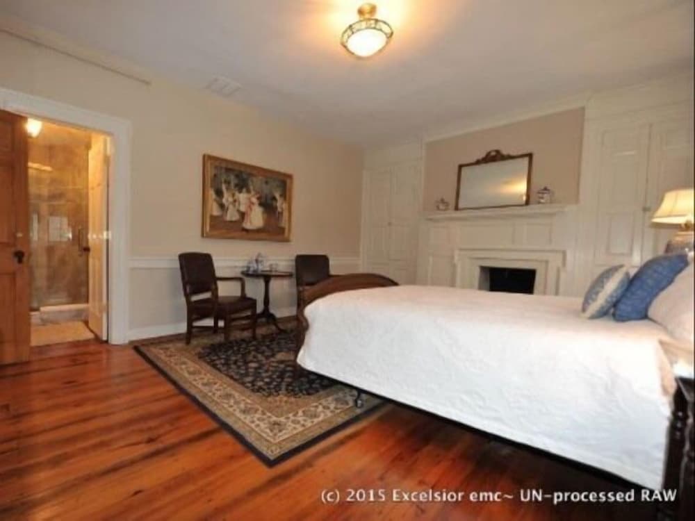 Suite, Ensuite (The Peregrine Suite) photo 2