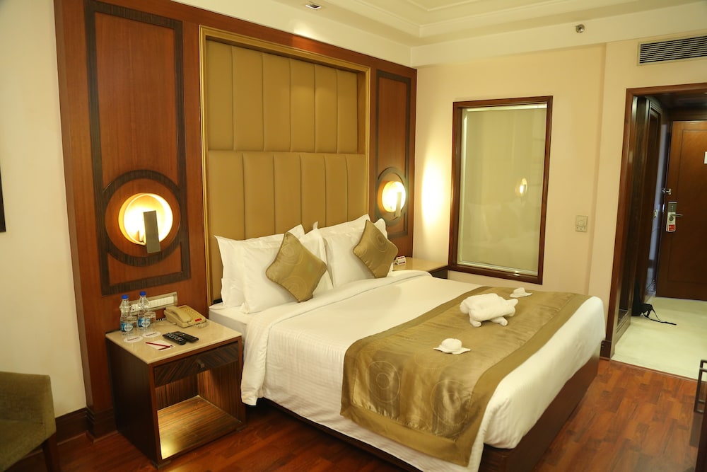 Deluxe Room - Photo 13