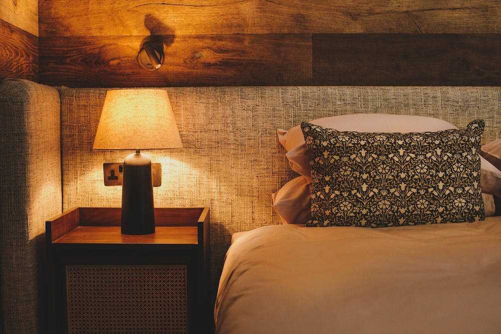 Signature Double Room, 1 King Bed, Annex Building