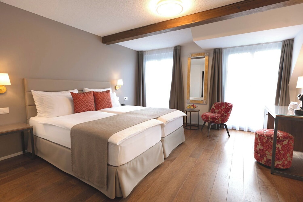 Double Room, River View (19m²) photo 2