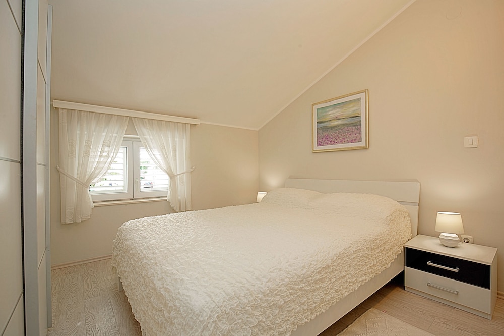Apartment, 1 Bedroom, Balcony, Partial Sea View