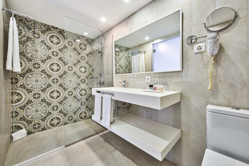 Apartment, 1 Bedroom, Balcony (2 adults + 2 children) - Photo 8