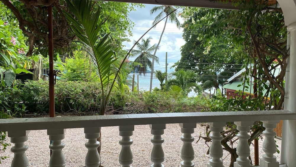 Classic Apartment, Partial Sea View photo 2