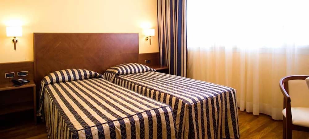 Standard Double or Twin Room photo 1