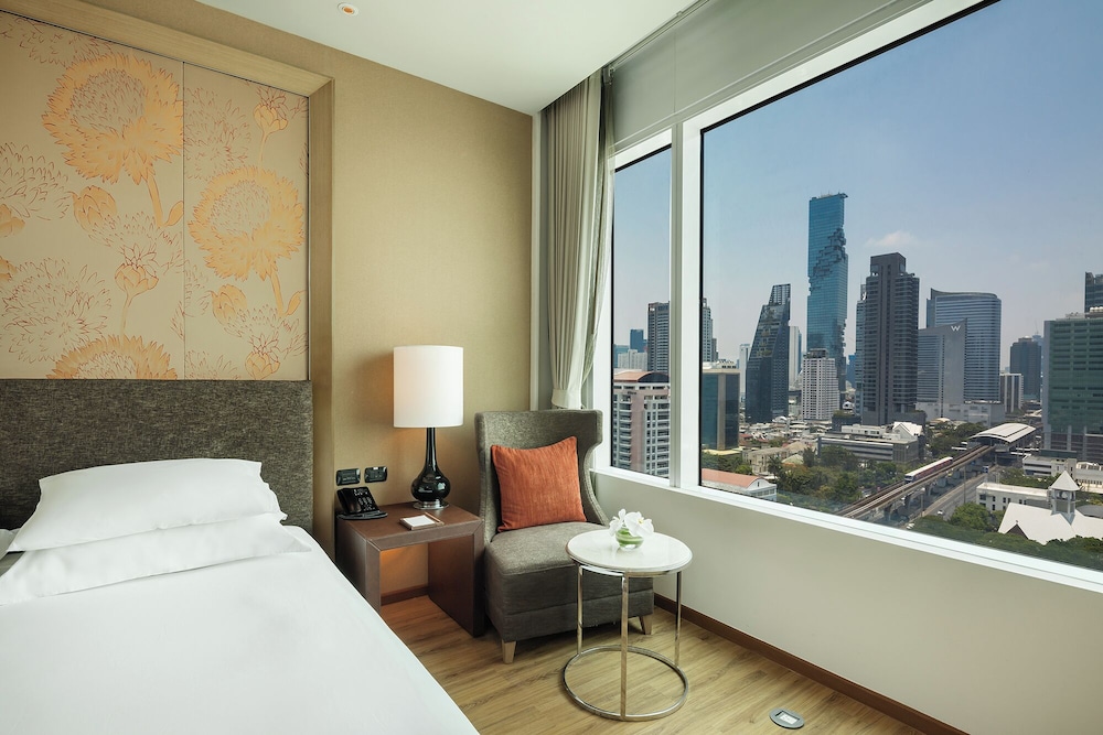 Superior Mahanakhon Room thumbnail 5