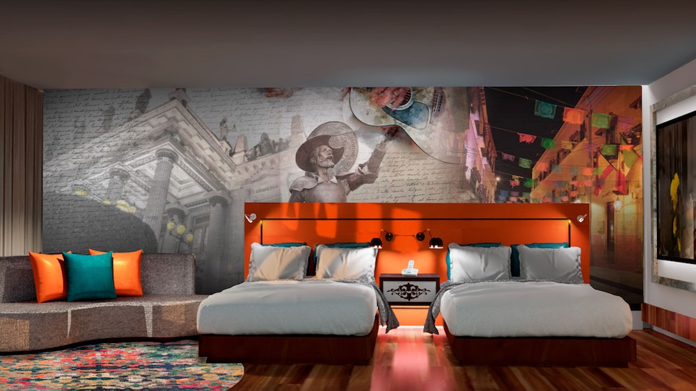 Standard Room, 2 Queen Beds - Photo 12