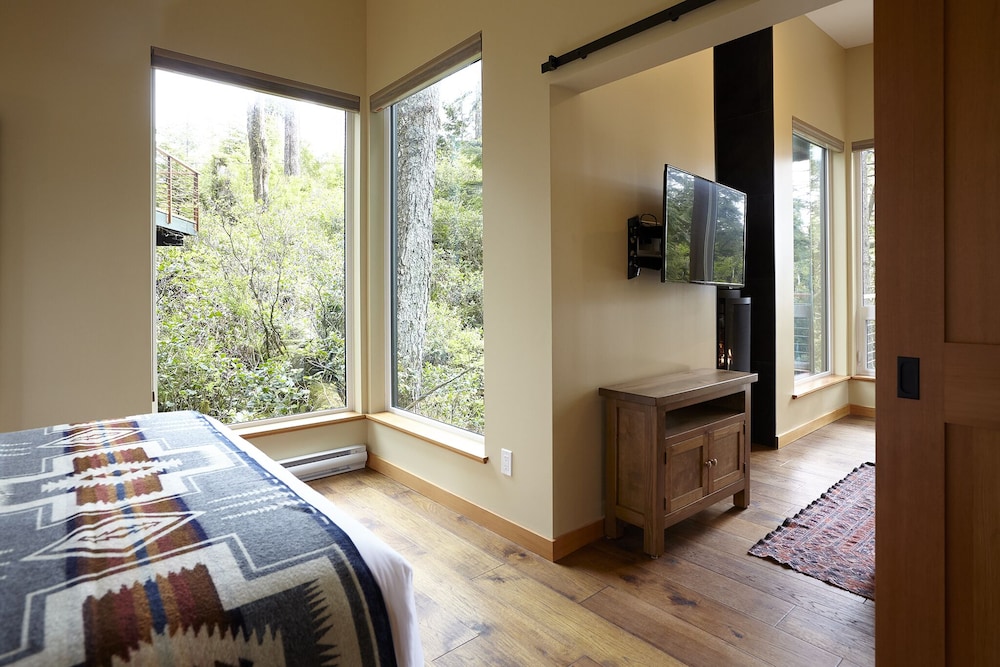 Signature Tree House, 1 Queen Bed with Sofa bed, Partial Ocean View photo 3