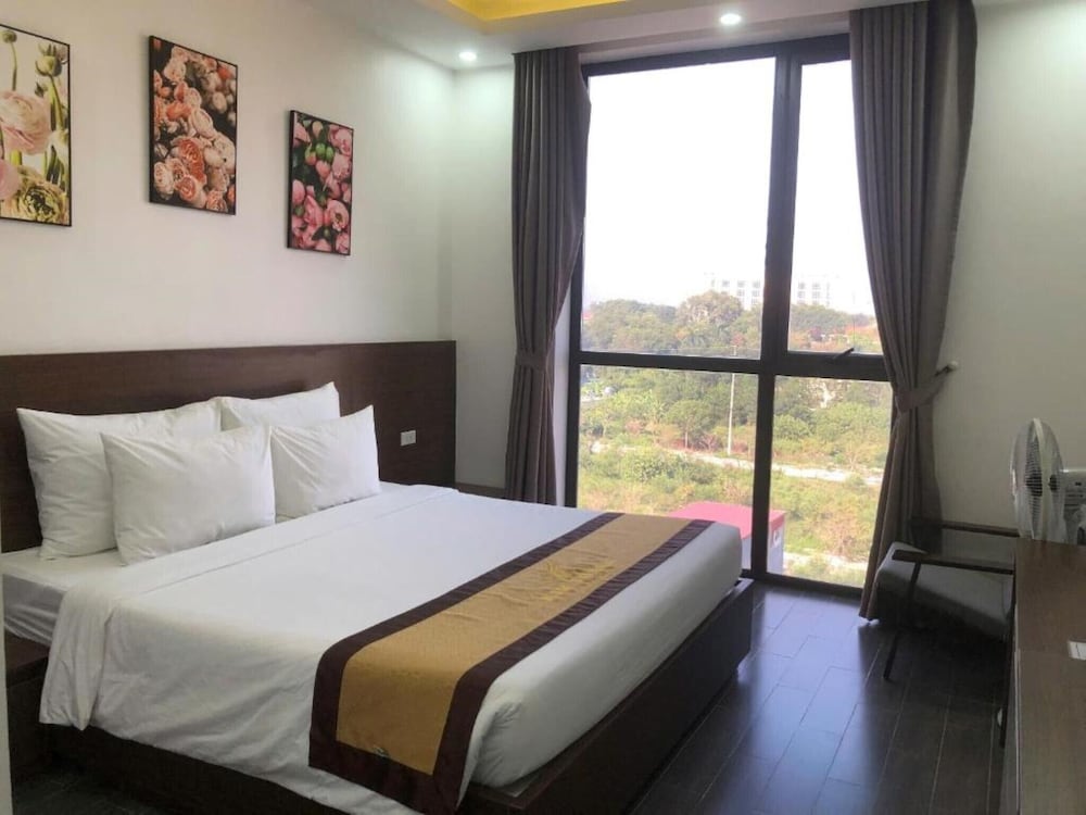 Superior Room, 1 Queen Bed, City View