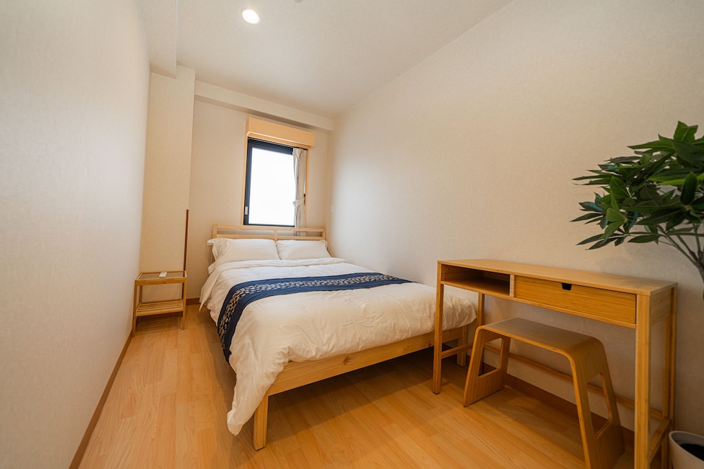 Business Double Room, 1 Double Bed, Non Smoking, Private Bathroom (Unable to check-in after 10pm) photo 1