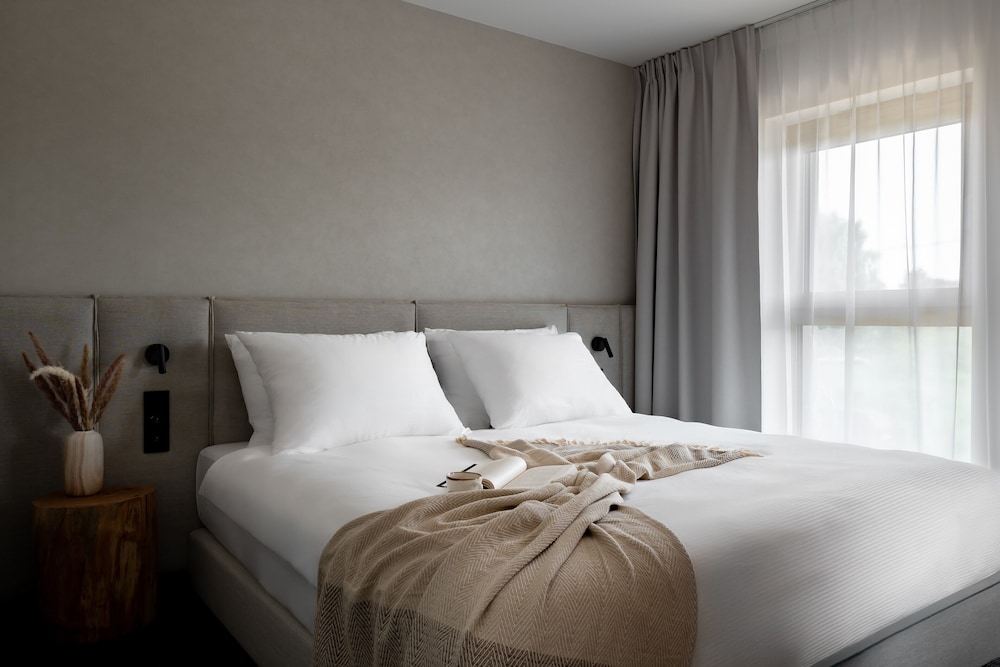 Deluxe Studio Suite, Balcony