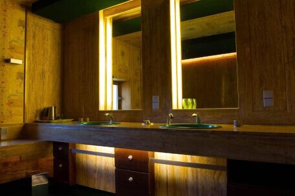 Suite (Papillon Rouge) photo 3