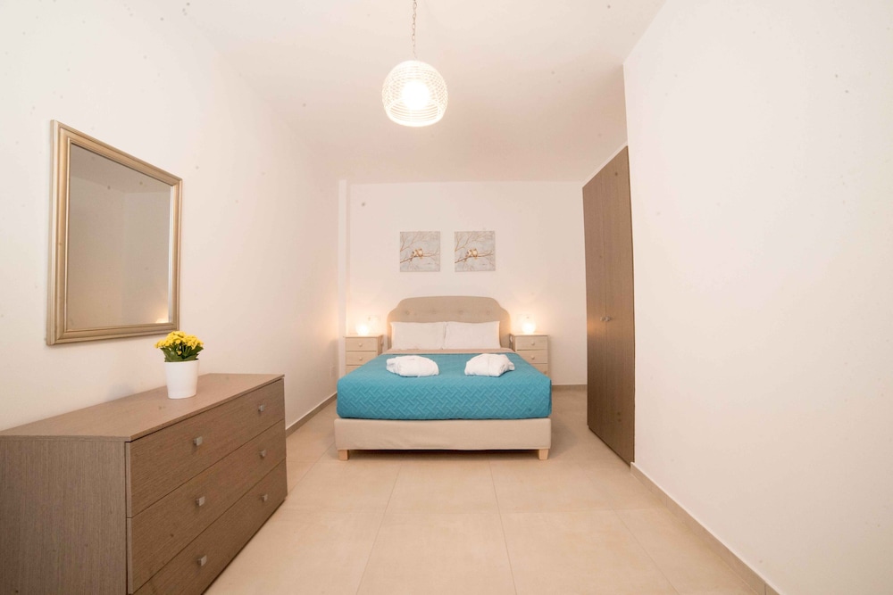 Design Apartment, 1 Bedroom, Terrace, Sea Facing (Mimosa) photo 1