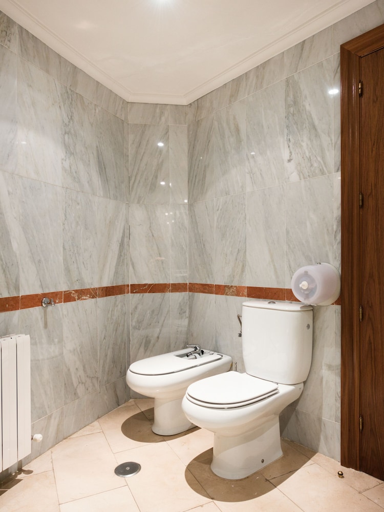 Standard Room (Single Use) - Photo 6