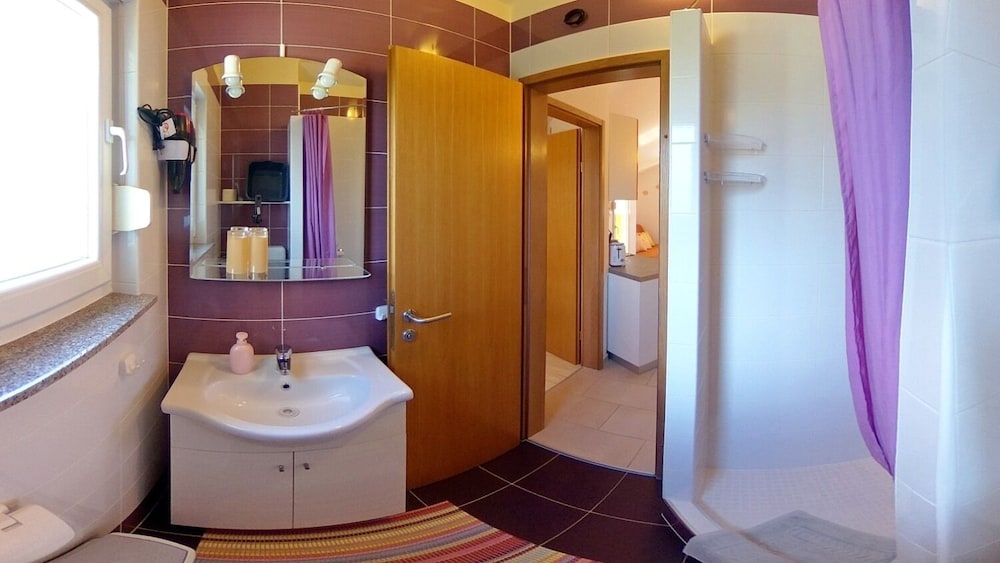 Apartment (Amalia - family friendly with parking)