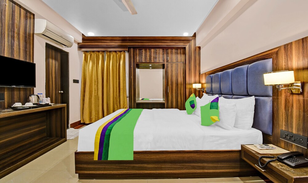 Deluxe Room - Photo 12