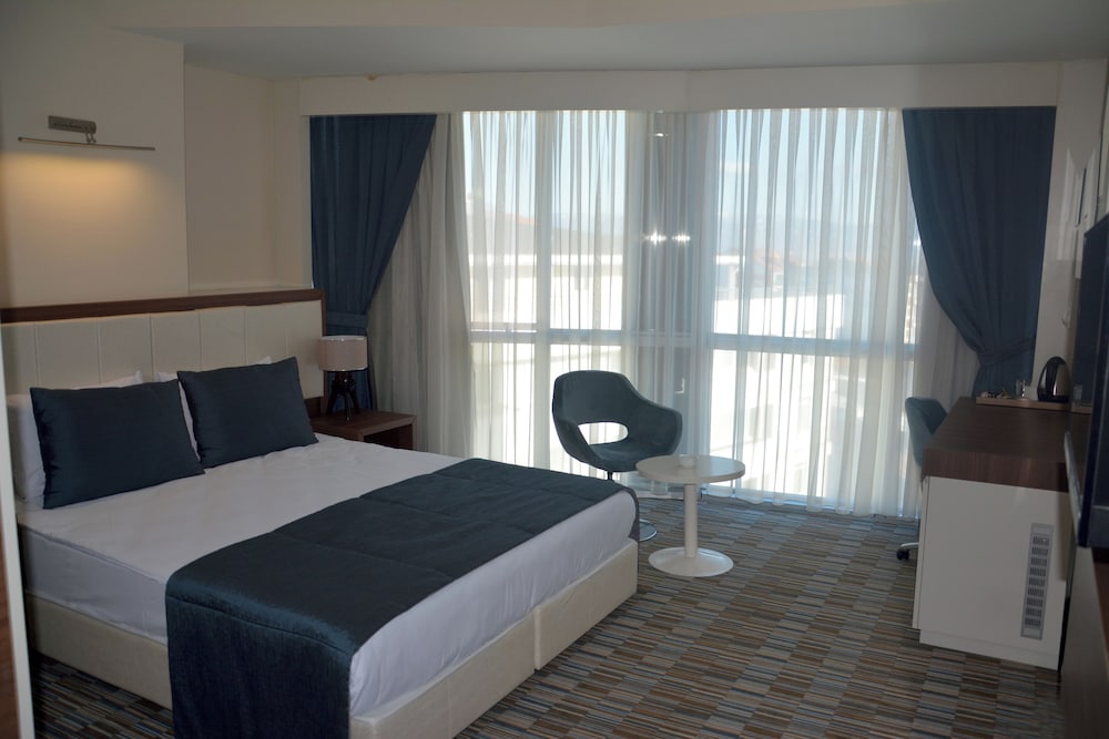 Classic Double Room, City View