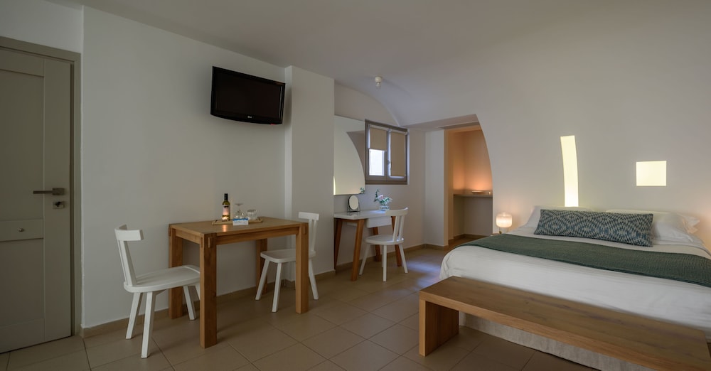 Superior Suite, Jetted Tub, Sea View - Photo 11