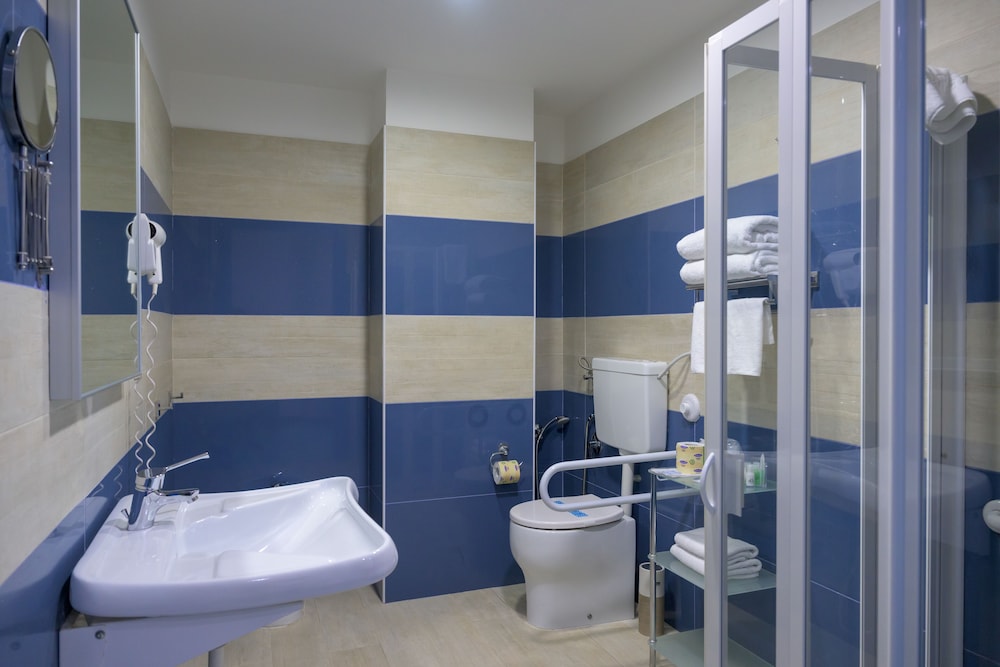 Double Room, Sea View - Photo 27