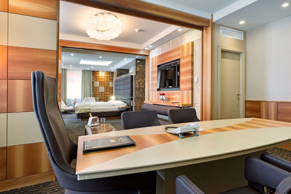 Presidential Suite, 1 Bedroom, Balcony
