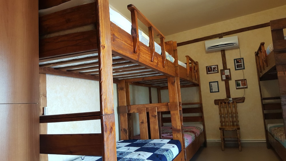 Shared Dormitory, Mixed Dorm (6-Beds) photo 1