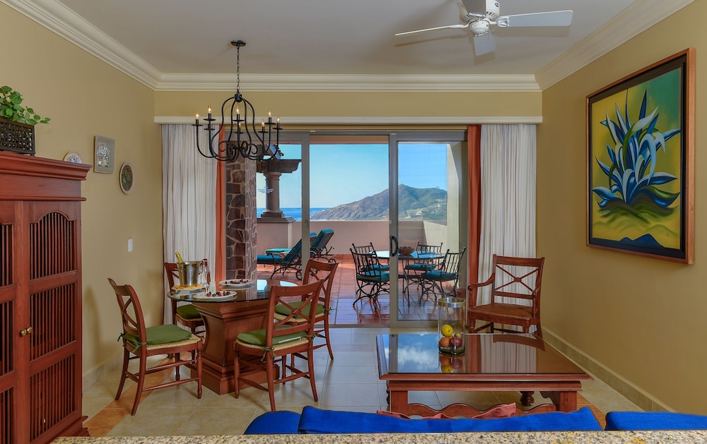 Super Executive Suite Ocean View with Jacuzzi - Photo 4