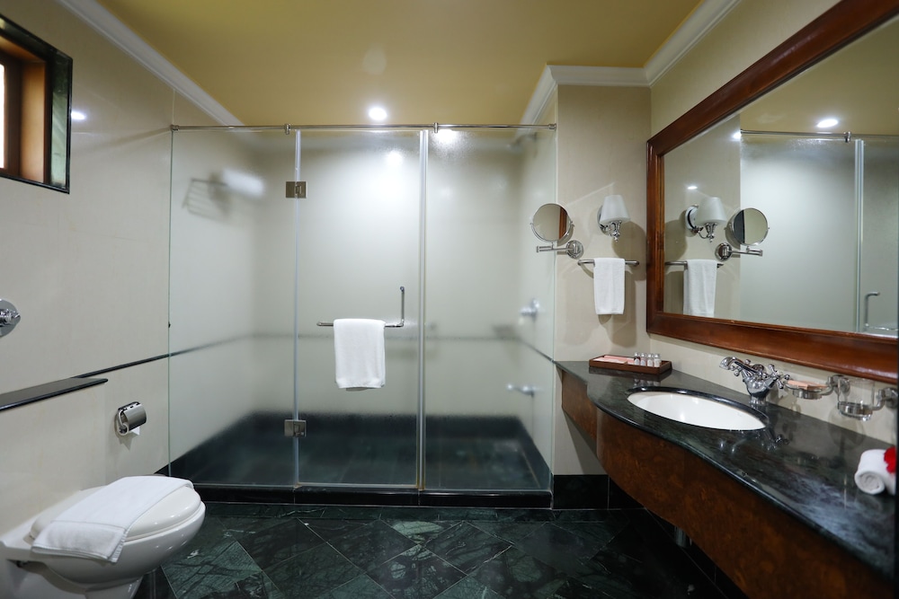 Premium Double or Twin Room, 1 Bedroom, Patio, Garden View photo 3