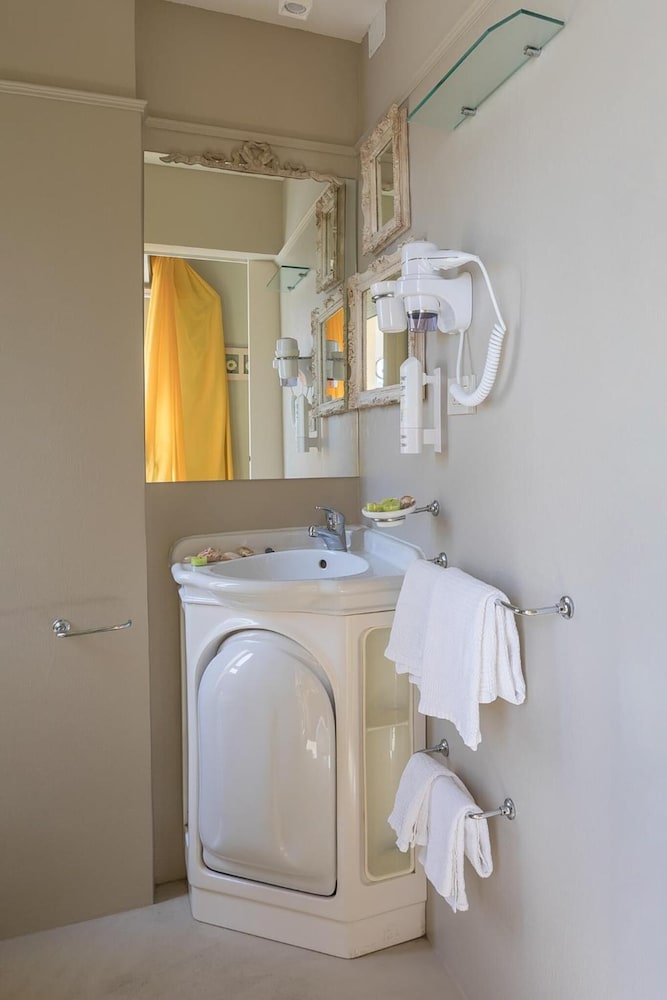 Superior Double Room - Photo 2