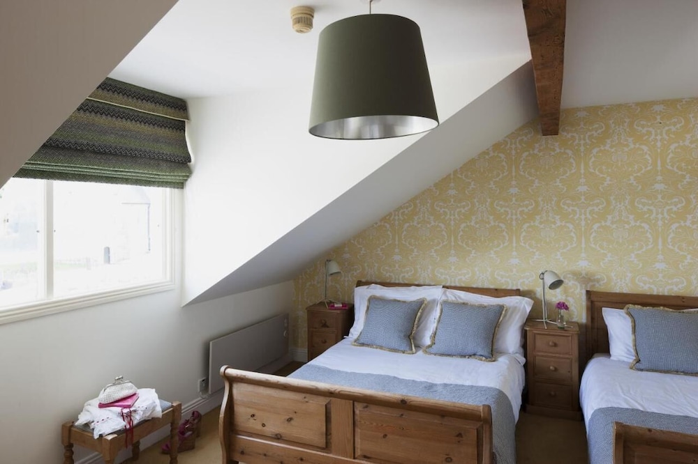 Deluxe Triple Room photo 3