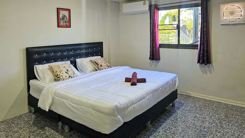 Standard Room, 1 King Bed