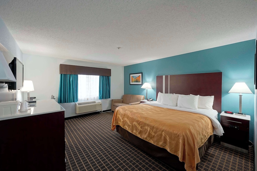 Standard Room, 1 King Bed with Sofa bed, Non Smoking - Photo 1