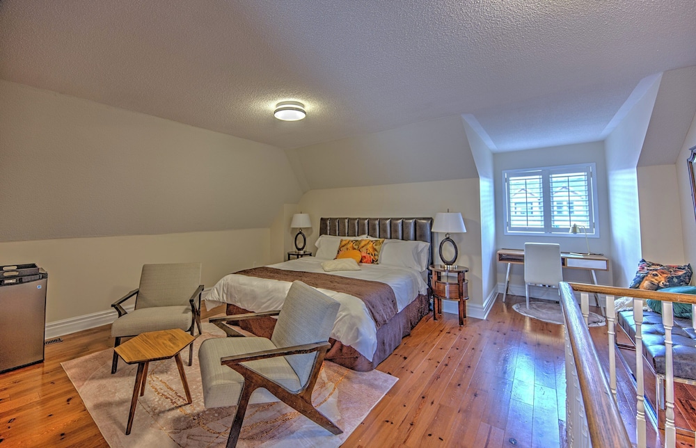 Luxury Single Room, 1 King Bed, Air conditioning, Garden View