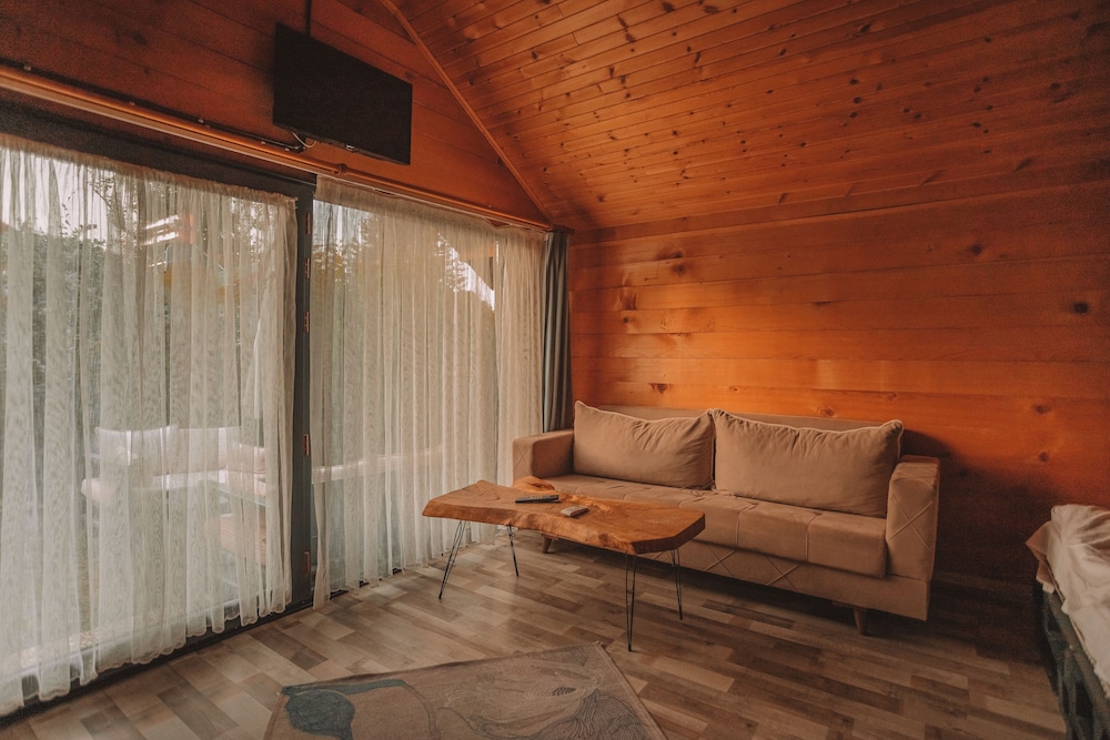 Classic Tree House (No pool) photo 2