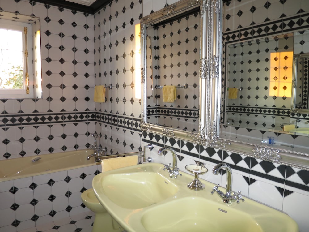 Luxury Double Room (Old England) photo 2