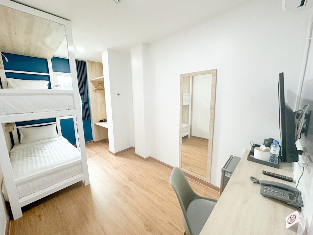 Economy Room