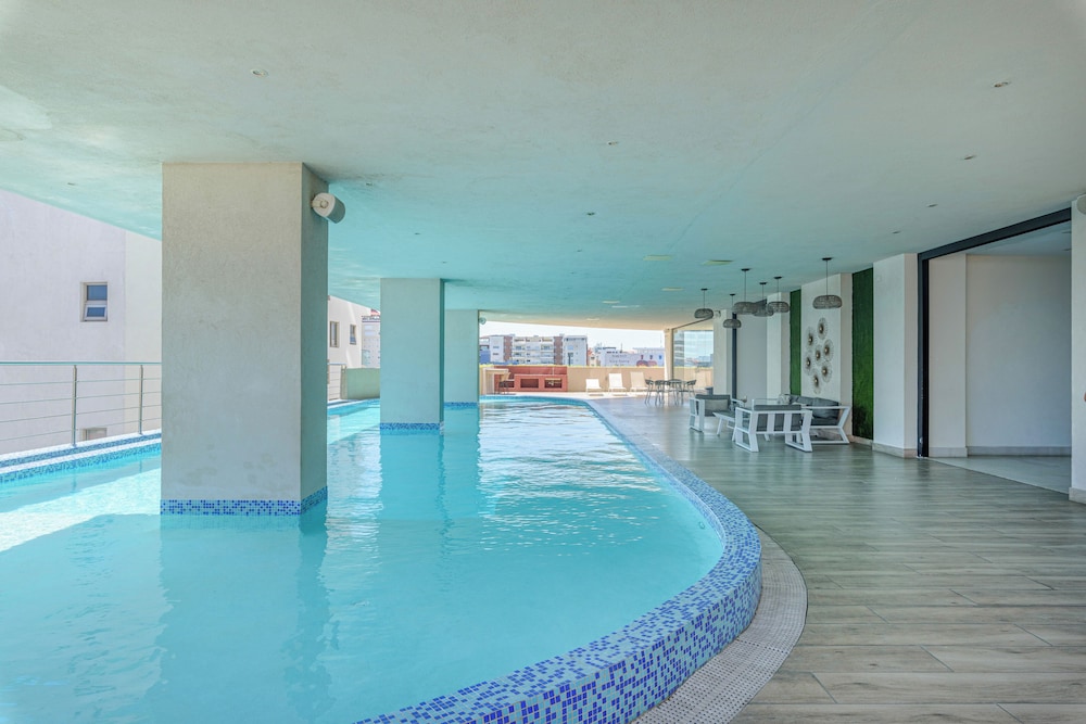 Deluxe Condo, 2 Bedrooms, Balcony, City View