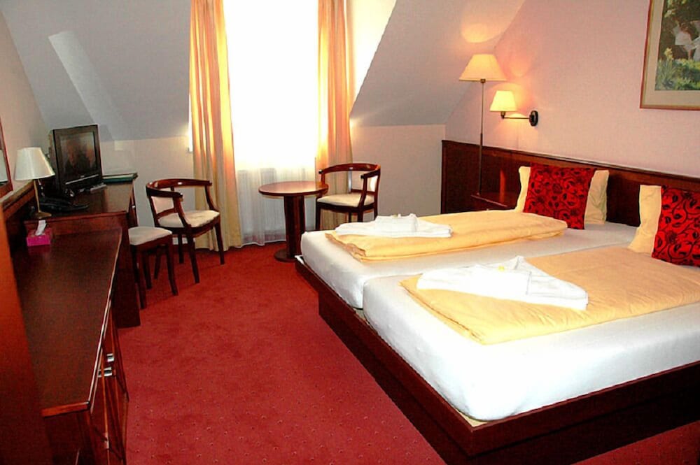 Double Room - Photo 10