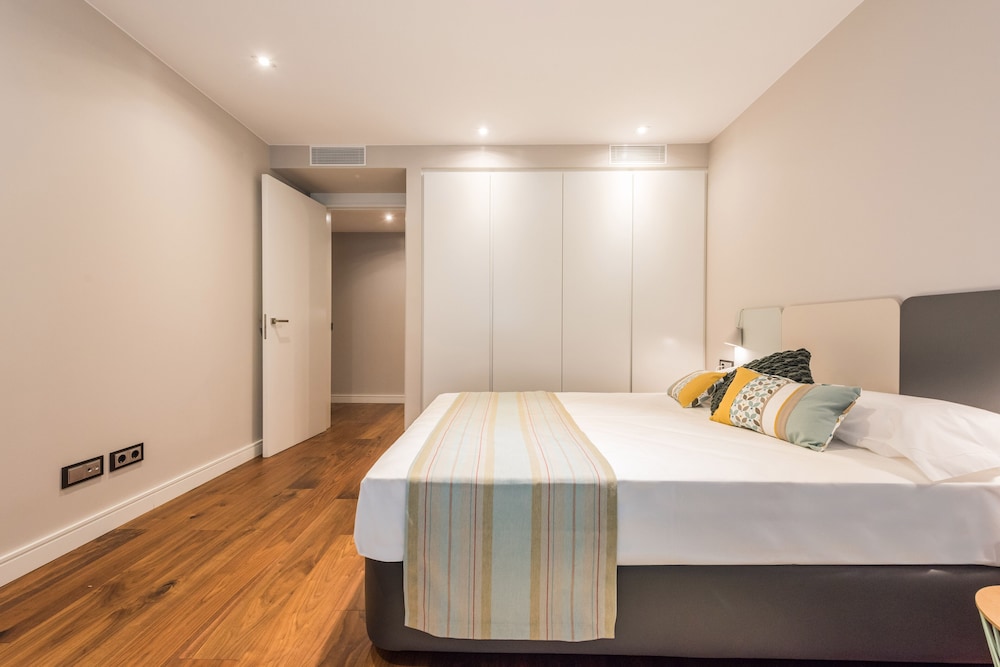 Grand Apartment, 3 Bedrooms - Photo 14