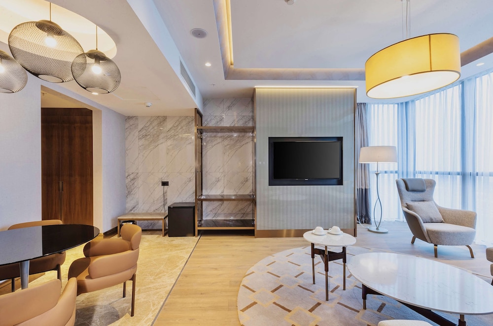 Suite, 1 Bedroom - Photo 3