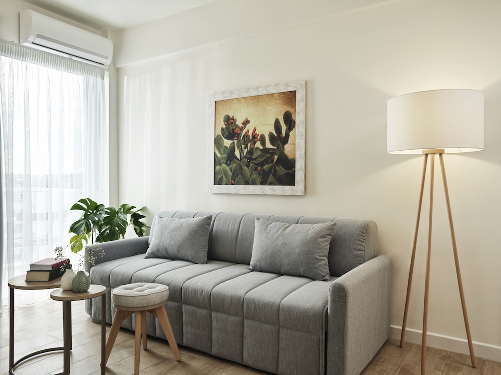 Deluxe Suite - Photo 7