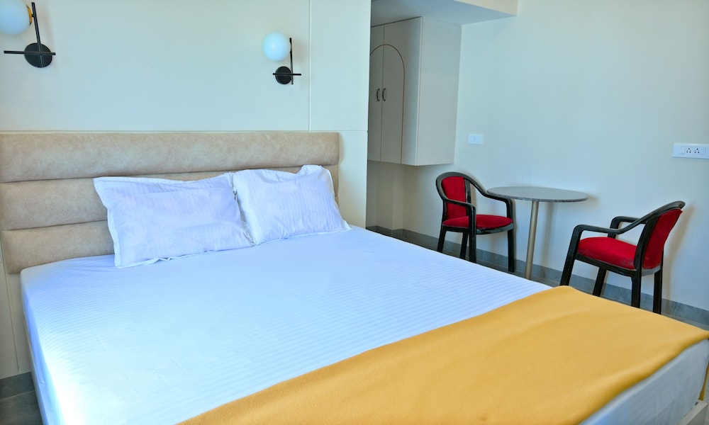 Suite Room - Photo 4