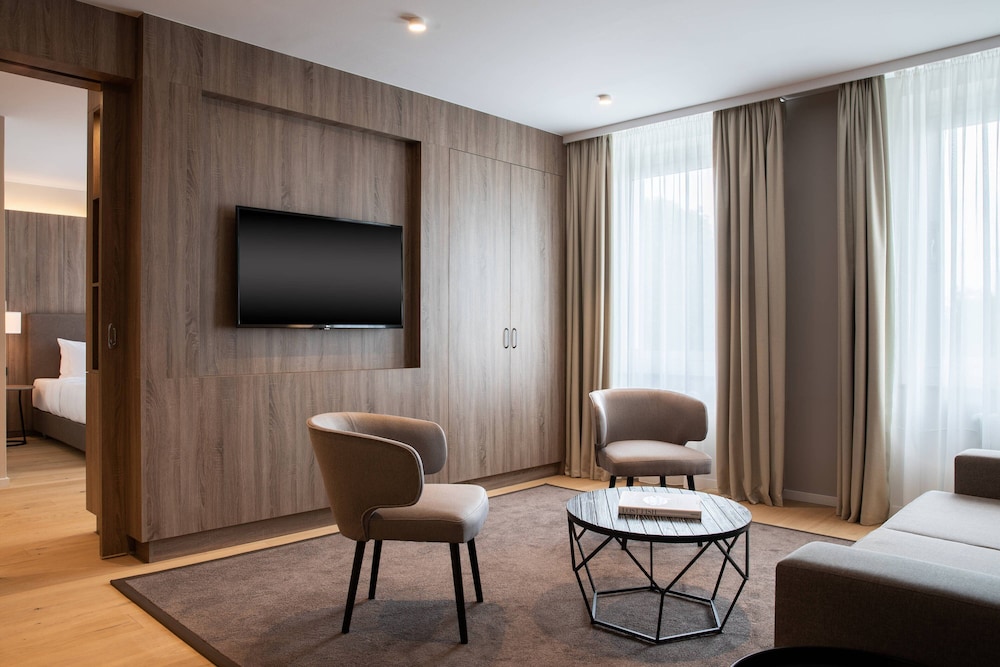 Junior Suite, 1 King Bed with Sofa bed