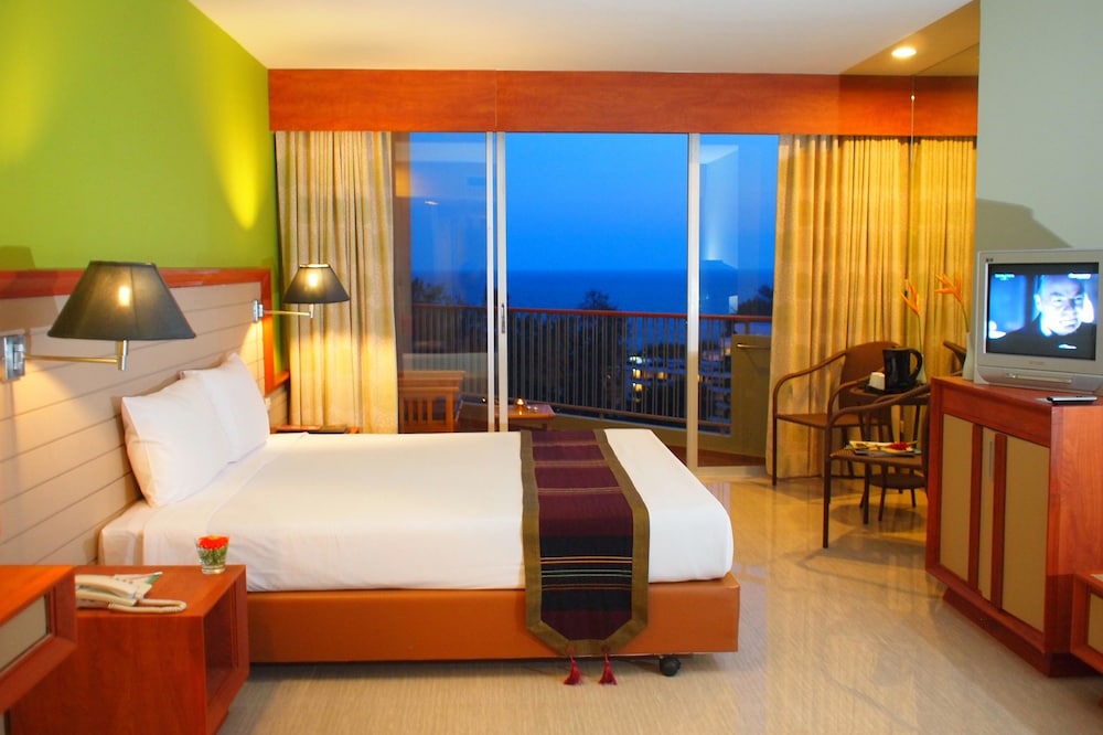 Deluxe Room - Photo 2