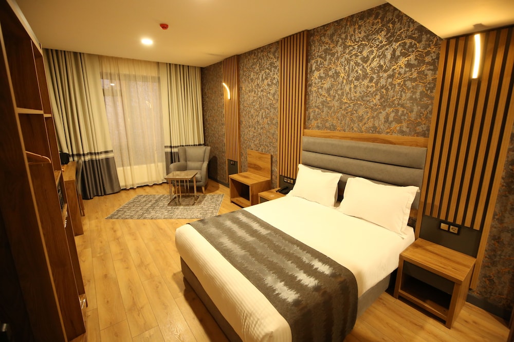 Standard Double Room, City View