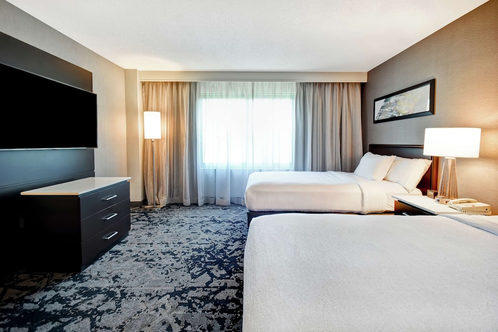 Premium Suite, 2 Double Beds, Accessible (Hearing) - Photo 8