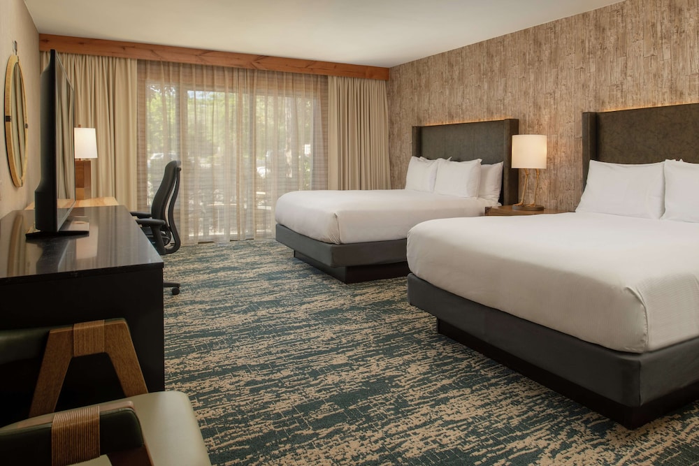 Edgewater Missoula, Tapestry Collection by Hilton, Photo 3