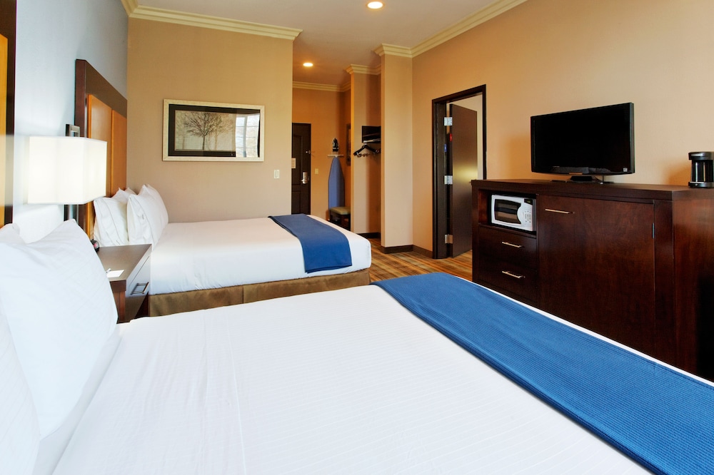 Suite, 2 Queen Beds, Corner