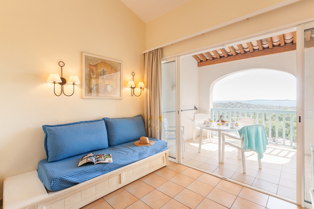 Apartment 4 people - 1 bedroom - Terrace or Balcony - Sea view photo 1