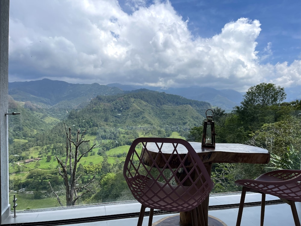 Deluxe Double Room, Bathtub, River View photo 3